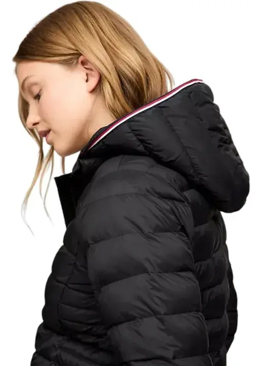 D_NQ_NP_2X_855697-MLM79815582490_102024-F-chamarra-tommy-hilfiger-negro-mujer-76j5327.webp