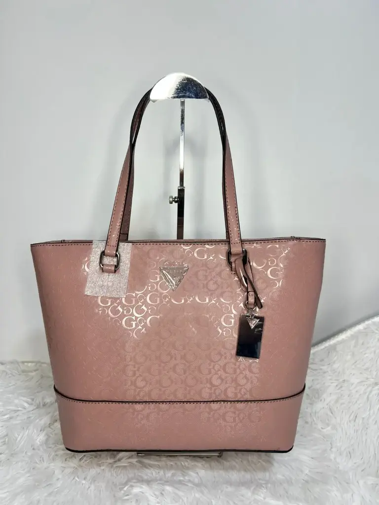 Cartera Guess Monograma Dusty Mauve con Logo FF984522