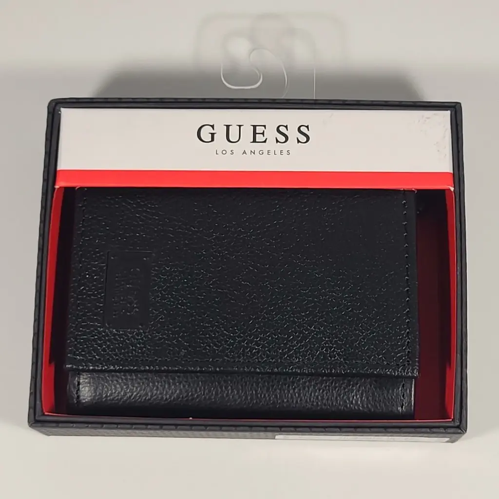 BILLETERA GUESS CUERO NEGRO 31GO110039